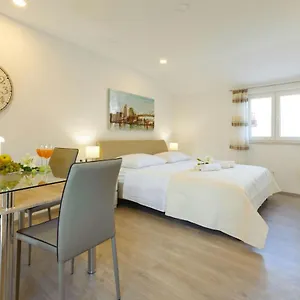 Apartamento & Libar, Split